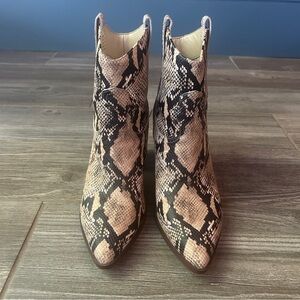 Gibson Latimer Snake Skin Booties, Women’s 9.5‎